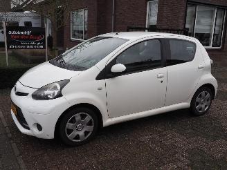 Schadeauto Toyota Aygo 1.0 VVT-i Aspiration 2012/11