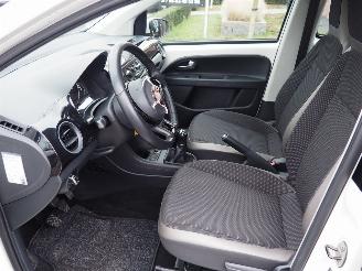 Volkswagen Up! 1.0 High Up! BlueMotion picture 19