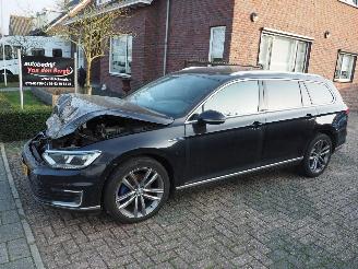 Schadeauto Volkswagen Passat 1.4 TSI GTE Highline 2015/10