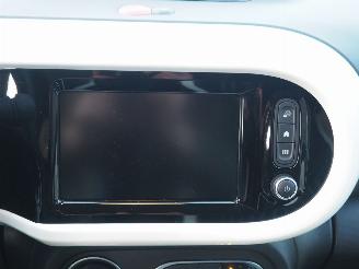 Renault Twingo 1.0 SCe Intens picture 22