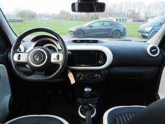 Renault Twingo 1.0 SCe Intens picture 17