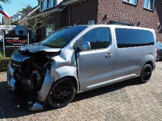 krockskadad bil bedrijf Opel Vivaro 2.0 BlueHDI DubbelCabine Automaat 2023/10