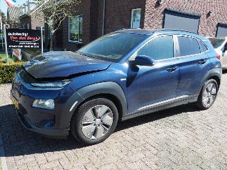 Damaged car Hyundai Kona EV Limited 64KWH 2020/12