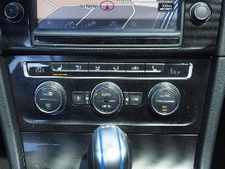 Volkswagen Golf 1.4 TSI GTE Connected Series picture 19