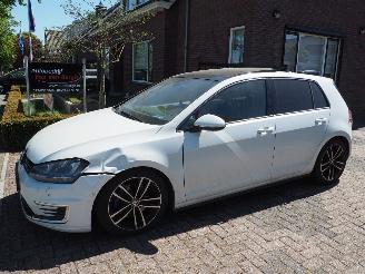 skadebil auto Volkswagen Golf 1.4 TSI GTE Connected Series 2016/10