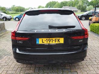Volvo V-90 2.0 B4 R-Design Motorschaden picture 5