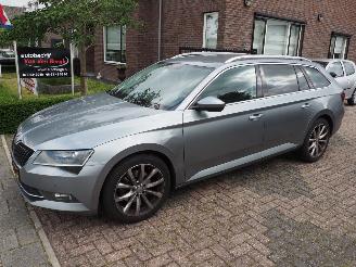 Vaurioauto  passenger cars Skoda Superb 1.6 Tdi GreenLine Business Turbo Kapot 2018/2