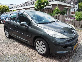 Peugeot 207 1.4-16V X-Line Automaat picture 3