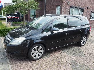 skadebil auto Opel Zafira 1.8 Cosmo 7 Persoons 2010/3