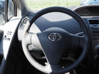 Toyota Yaris 1.0 VVTi Acces picture 11