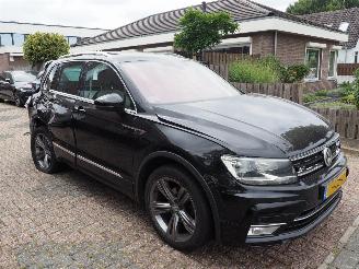 Volkswagen Tiguan 2.0 Tdi R-Line Connected Serie picture 3