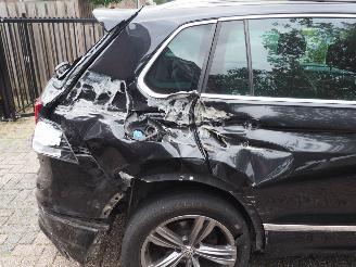 Volkswagen Tiguan 2.0 Tdi R-Line Connected Serie picture 15