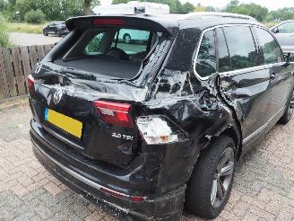 Volkswagen Tiguan 2.0 Tdi R-Line Connected Serie picture 16