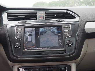Volkswagen Tiguan 2.0 Tdi R-Line Connected Serie picture 27