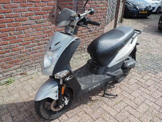 Kymco  Agility fat 12 Fr L picture 2