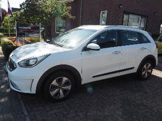 damaged passenger cars Kia Niro 1.6 Gdi Hybrid DynamicLine Motorschade 2018/6