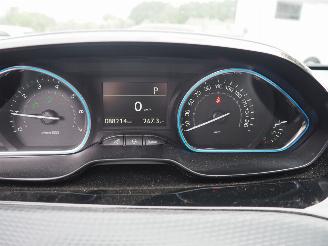 Peugeot 2008 1.6 VTi Allure Automaat picture 31