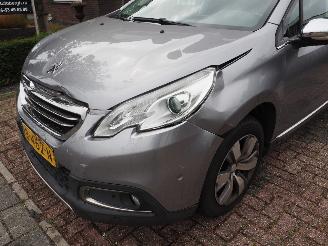 Peugeot 2008 1.6 VTi Allure Automaat picture 8