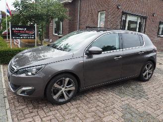 Schadeauto Peugeot 308 2.0 BlueHdi GT-Line Automaat 2015/1