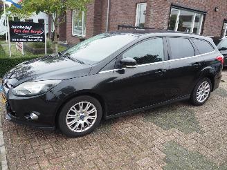 damaged passenger cars Ford Focus 1.6 Ti-Vct Titanium Automaat 2011/11