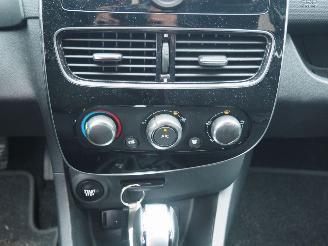 Renault Clio 1.5 Dci Limited Automaat picture 21