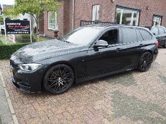 uszkodzony samochody osobowe BMW 3-serie 320i M-Sport 2017/10