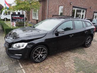 Unfallwagen Volvo V-60 2.0 D2 Momentum 2016/9