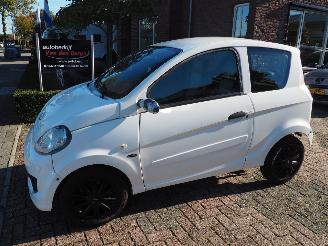skadebil brommobiel Microcar  M.Go 2009/12