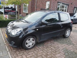 Voiture accidenté Renault Twingo 1.2-16V Dynamique 2010/8