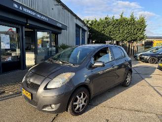 Damaged car Toyota Yaris 1.3 74KW AIRCO 5 DEURS 2009/3