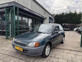 Schadeauto Toyota Starlet 1.3 AUTOMAAT KM: 111.000 NAP! 1998/2