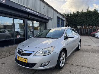 Damaged car Opel Astra 1.4 74KW AIRCO 2010/3