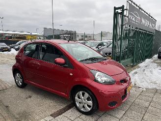 Toyota Aygo 1.0 12V AIRCO LEER picture 4