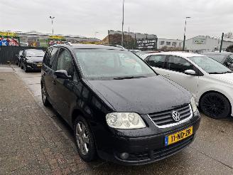 Volkswagen Touran 1.6 16V FSI 7-PERSOONS picture 3