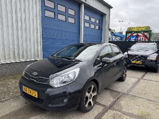 krockskadad bil auto Kia Rio 1.2 63KW AIRCO 2012/4