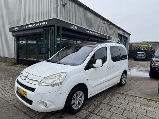 Schadeauto Citroën Berlingo 1.6 VTI 120 XTR AIRCO 2011/10