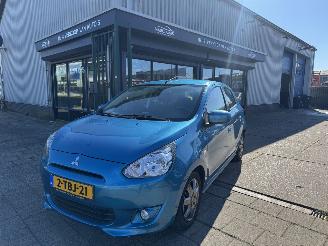 krockskadad bil auto Mitsubishi Space-star 1.0 AIRCO 5-DEURS 2014/1