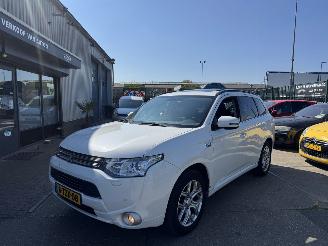 Schadeauto Mitsubishi Outlander 2.0 PHEV Instyle Automaat 2014/6