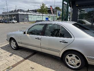 Mercedes E-klasse E290 Turbo Diesel Automaat Leer picture 9