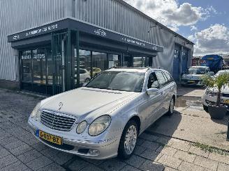 skadebil auto Mercedes E-klasse E240 130KW AUTOMAAT 2003/10