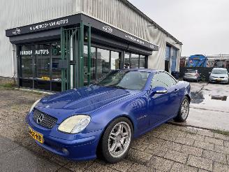 Vaurioauto  passenger cars Mercedes SLK 200 KOMPRESSOR AUTOMAAT AIRCO 2001/3