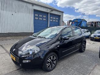 uszkodzony samochody osobowe Fiat Punto 0.9 Twinair AIRCO 5-DEURS 2012/12