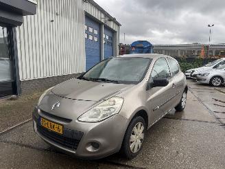 Coche accidentado Renault Clio 1.2 TCE AIRCO 101 PK 2010/3