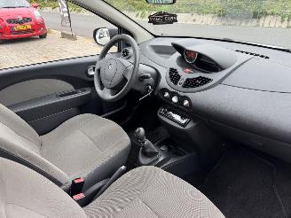 Renault Twingo 1.2 16V AIRCO picture 8