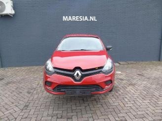 Coche siniestrado Renault Clio Clio IV (5R), Hatchback 5-drs, 2012 / 2021 0.9 Energy TCE 90 12V 2016/12
