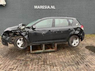 disassembly passenger cars Kia Cee d Cee'd (EDB5), Hatchback 5-drs, 2006 / 2012 1.6 CRDi 16V 2011/12