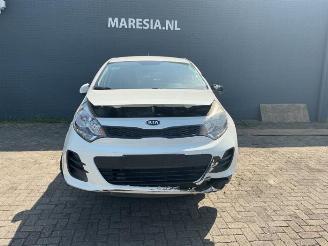 skadebil auto Kia Rio Rio III (UB), Hatchback, 2011 / 2017 1.2 CVVT 16V 2015/6
