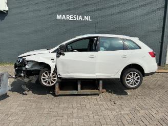 Coche siniestrado Seat Ibiza Ibiza ST (6J8), Combi, 2010 / 2016 1.0 EcoTSI 12V 2016/10