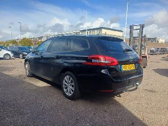 Peugeot 308 1.2 PureTech Style picture 3