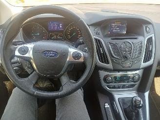 Ford Focus Wagon 1.0 EcoBoost Titanium picture 6